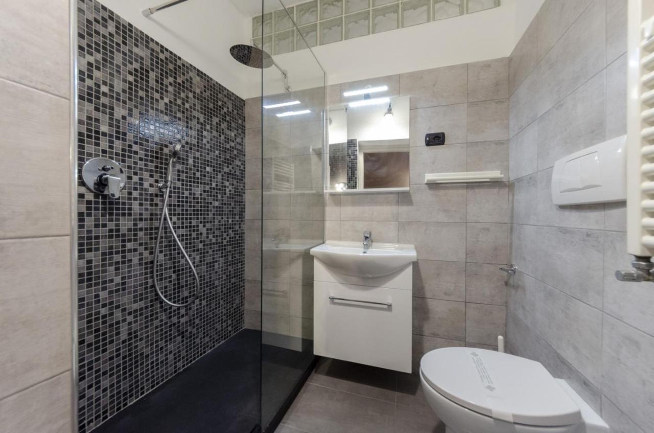 Joivy Warm Family Flat For 9, Near Porto Antico Apartment Genoa Bagian luar foto