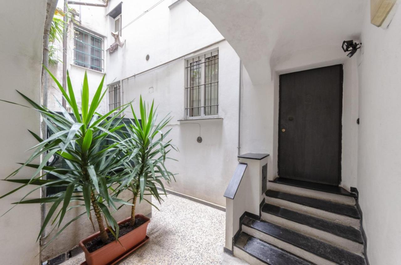 Joivy Warm Family Flat For 9, Near Porto Antico Apartment Genoa Bagian luar foto
