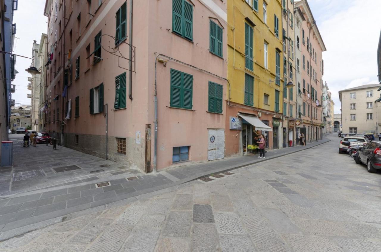 Joivy Warm Family Flat For 9, Near Porto Antico Apartment Genoa Bagian luar foto