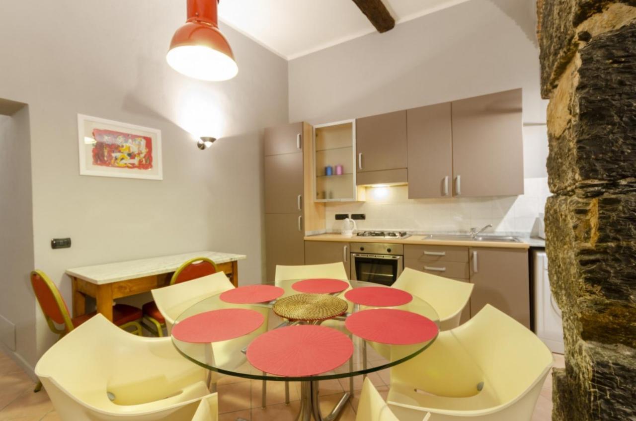 Joivy Warm Family Flat For 9, Near Porto Antico Apartment Genoa Bagian luar foto