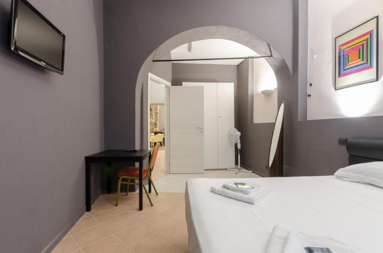 Joivy Warm Family Flat For 9, Near Porto Antico Apartment Genoa Bagian luar foto
